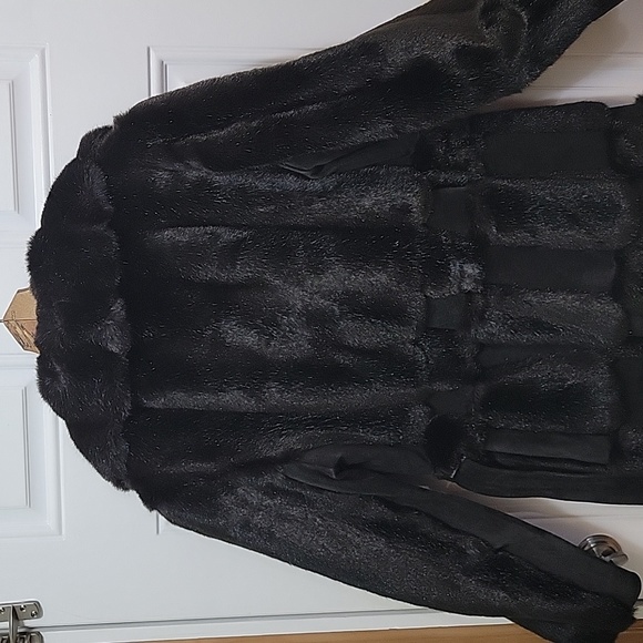 Tissavel France Vintage Leather and fur belted coat - Picture 4 of 16